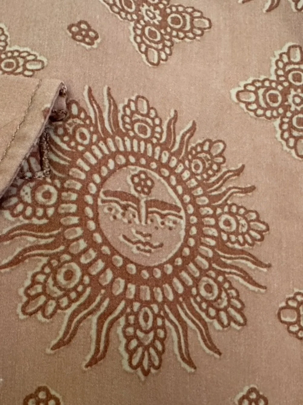 VISSLA “Sun God” Board Shorts. Size: 31. Excellent condition